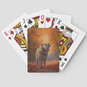 Baralho Cão-lobo entre Folhas de Outono Caídas Inspira