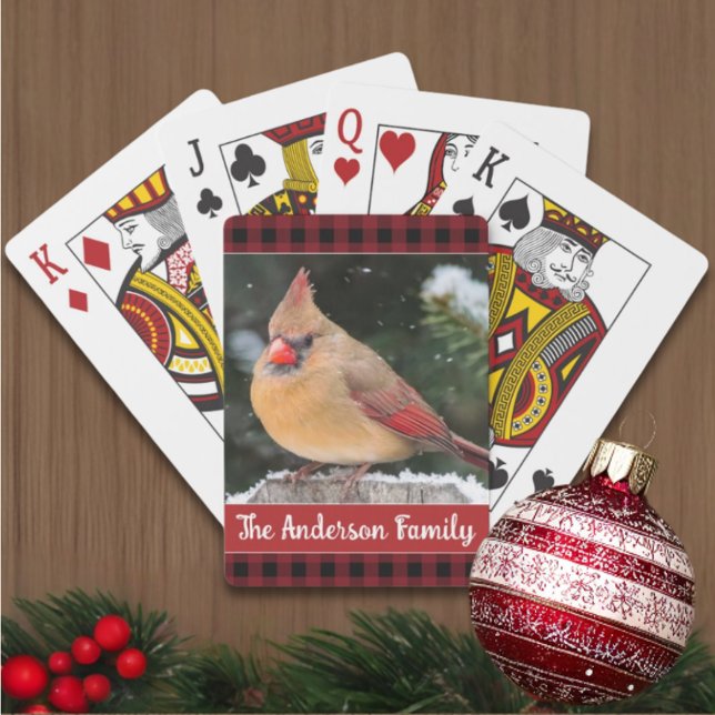 Baralho Cardeal de Nome da Família da Xadrez de Natal Russ (Playing cards are a fun stocking stuffer. This cardinal and custom text make them extra special.)