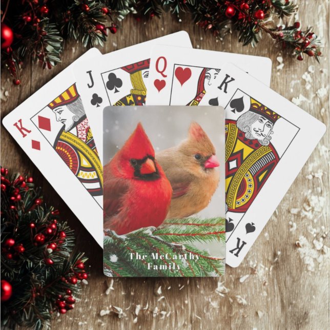 Baralho Cardinhos de norte em Pine Tree Winter Family Name (Two beautiful cardinal birds and personalized text on playing cards are a fun stocking stuffer.)