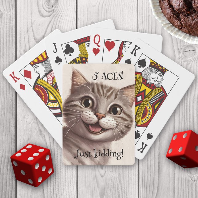 Baralho Cartões Engraçados (Cat themed playing cards featuring an illustration of a kitty having a lot of fun.)