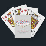 Baralho Casado no Fabuloso Monograma de Casamentos de Las<br><div class="desc">Esse costume único e divertido "Casado em Fabuloso Las Vegas",  que favorece as cartas de jogar,  apresenta um monograma dos nomes da noiva e do noivo e datas de casamento e uma cinza de platina. Cores de design preto,  vermelho,  azul,  amarelo e cinza.</div>