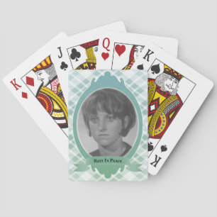 Baralho descansar em um presente memorial de paz