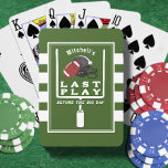 Baralho Festa de Despedida de Futebol Última Jogada Antes<br><div class="desc">O futebol americano,  verde e branco,  tem o tema de solteirão de jogar cartas com listras,  gol de campo,  capacete e bola. Personalize-o com o nome do noivo.</div>