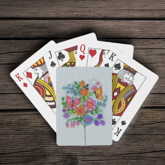 Baralho Flores Borboletas do Buquê de Primavera (Bouquet bright spring flowers on stem pink and yellow butterflies embroidery look on white deck card)