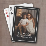 Baralho Foto e texto personalizados com limite preto<br><div class="desc">Uma maneira divertida de capturar memórias e compartilhá-las com amigos. Adicione uma foto vertical e sua legenda favorita para fazer um presente legal para os amigos.</div>