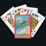 Baralho Makarska Croácia Viagem Art Vintage<br><div class="desc">Makarska retro vetor viagem design. Makarska é uma cidade portuária na costa Dalmaciana da Croácia,  conhecida pelas suas praias Makarska Riviera,  marcenaria promenade e vida noturna.</div>