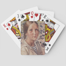 Menina em uma praia de Pebble na Rússia