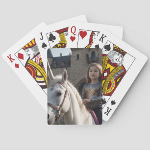 Baralho Natu Unicorn tocando cartas violeta