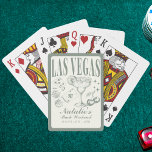 Baralho Personalizada Festa de solteira Las Vegas<br><div class="desc">Elevem sua despedida de solteira com nossos Cartões de Poker Personalizados pela Festa de solteira Verde de Las Vegas. Perfeitamente desenhados para complementar o tema "Vegas Before Vows", estas cartas capturam o entusiasmo e o glamour de Las Vegas. Apresentando elementos personalizados como "Lucky in Love Bachelorette Weekend" e "Bebado in...</div>