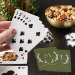 Baralho Presente de Padrinhos de casamento Personalizados<br><div class="desc">Eleve a noite do jogo com nossas elegantes cartas de jogar, os melhores presentes de padrinhos de casamento que combinam entretenimento e estilo. Apresentando um sofisticado pano de fundo verde do exército adornado com designs sutis de cor âmbar/bege, estas cartas adicionam um toque de charme rústico a qualquer sessão de...</div>