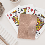 Baralho Rosa Metálico - Largura Dourada Personalizada<br><div class="desc">Personalize facilmente este rosa dourado com metal escovado e placas de jogo com padrão brilhante e glamouroso com seu próprio nome personalizado.</div>