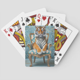 Baralho Tigre sentado numa cadeira de safra
