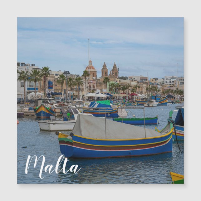 Barcos de pesca tradicionais coloridos em Malta (Frente)