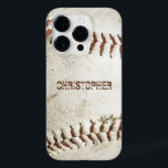 Baseball Vintage Personalizado<br><div class="desc">Uma foto de uma bola de beisebol vintage vestida fornece o fundo dessa capas de iphone personalizada. Adicione o seu nome a fontes de sans serif amargas em apuros numa sombra de castanho avermelhado que corresponda à costura. Ideal para o fã de beisebol ou esporte na sua lista de presentes....</div>