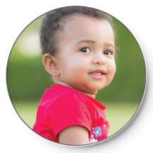 Bebê bonito com saia vermelha fotográfica infantil