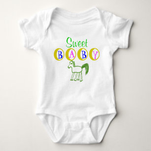 Bebê doce com camisa de Criança de cavalo