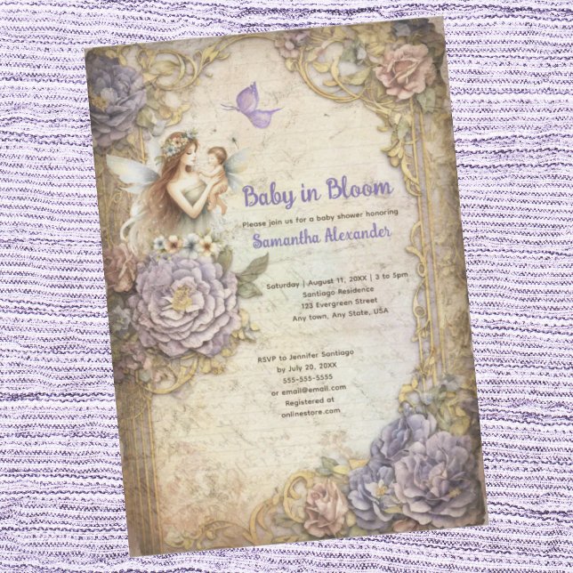 Bebê no Convite para chás de fraldas Bloqueados (Baby in Bloom baby shower invitation.  Fairy mom with baby fairy.  Antique vintage design.)