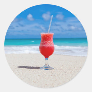 Bebida em etiquetas da praia
