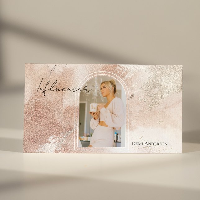 Beige casual | Cartões de visitas modernos de infl (Criador carregado)