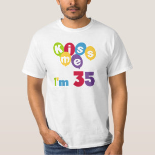 Beije-me que eu sou 35 t-shirt e presentes do