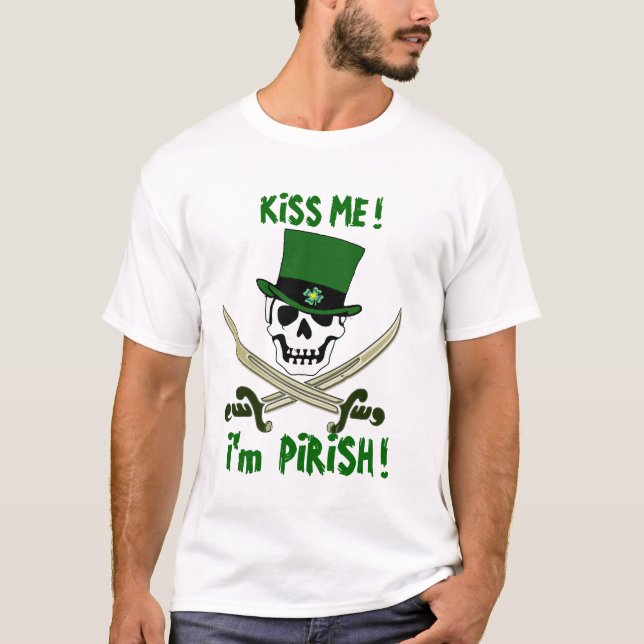 Beije-me t-shirt do dia de St Patrick do pirata (Frente)