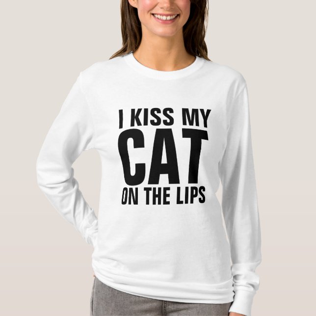BEIJO MEU GATO NAS T-Shirts LÁBIOS (Frente)