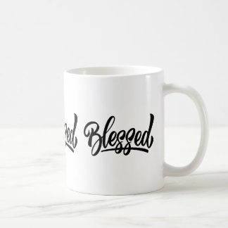 Bela caneca de café branca