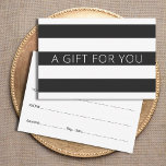 Beleza Preta Moderna com Stripes Brancas<br><div class="desc">Design de cartão-presente personalizável para profissionais de beleza ou moda. Design moderno com listras pretas e brancas.</div>