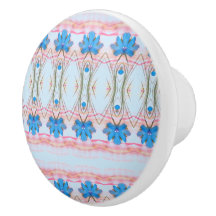 Belo Armário Florido Puxando Em Blues E Rosa