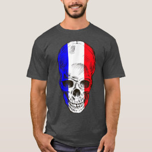 Belo pavilhão francês com camisa de crânio