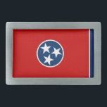 Belt Buckle com bandeira do Estado do Tennessee<br><div class="desc">Adicione um toque do orgulho do Tennessee ao seu guarda-roupa com nossa fivela de correia com a bandeira do Tennessee! Feito com atenção aos detalhes, esta fivela mostra orgulhosamente a bandeira icônica do Tennessee. A bandeira apresenta um fundo crimson com um círculo azul no centro contendo três estrelas brancas. Estas...</div>