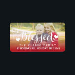 Bênçãos Feriadas | Etiqueta de endereço de foto<br><div class="desc">Bênçãos Feriadas | Etiqueta de endereço de fotos de feriado - Vermelho. Elke Clarke © Outros estilos e cores disponíveis em www.zazzle.com/epclarke. Fonte de script branco com a palavra "abençoado" com design de sobreposição de fotos corações com efeito ombre vermelho. Uma maneira perfeita de adicionar seu endereço de retorno em...</div>