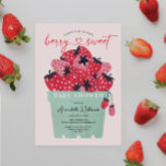Berry Sweet Chá de fraldas Convite Strawberry<br><div class="desc">Este doce design de morango apresenta uma cesta de morangos a aquarelas recentemente colhidas numa cesta de morango. Junto com uma fonte divertida de script cardíaco. Altere facilmente a cor de fundo! Veja a coleção inteira para mais itens correspondentes!</div>