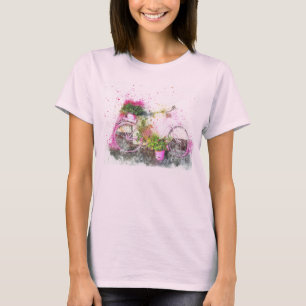 Bicicleta pintada a aquarelas em camisa rosa