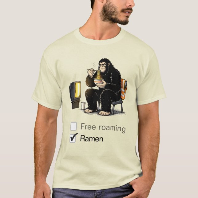 Bigfoot eats ramen T-Shirt (Frente)