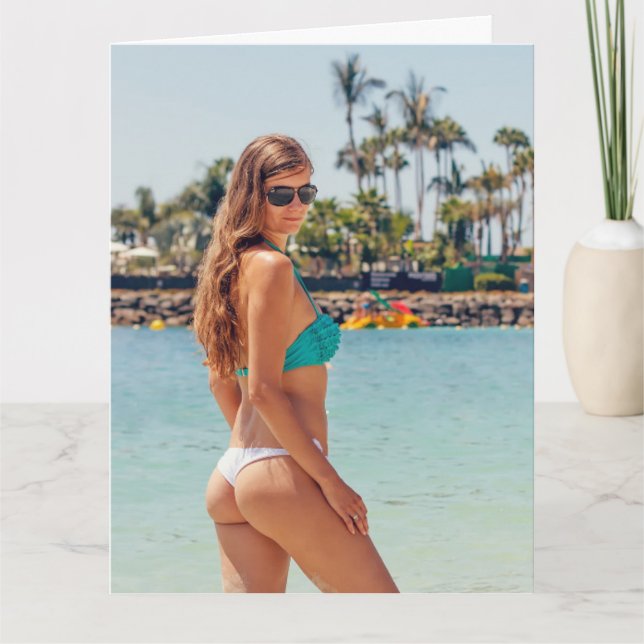 BIKINI BIG BOTTOM THONG GIRL CARTÕES DE ANIVERSÁRI (Frente)