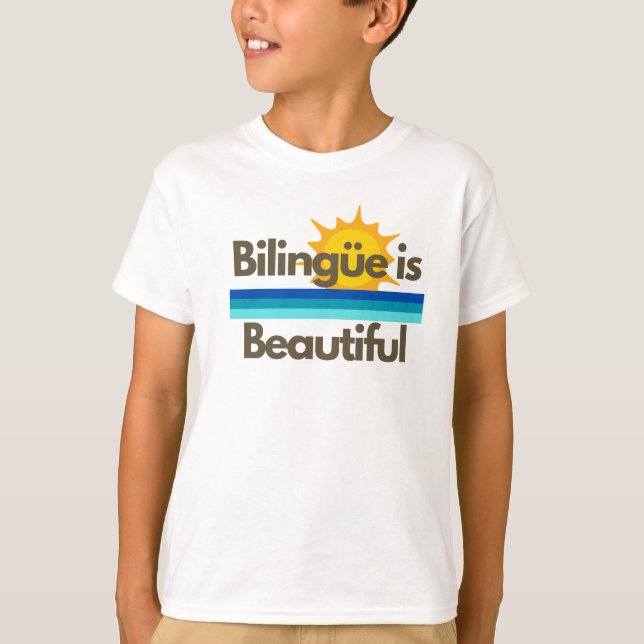 Bilingue é uma bela camisa infantil (Frente)