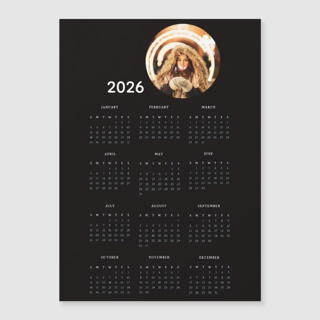 Black 2026 Calendar Round Photo Magnet Card (Frente)