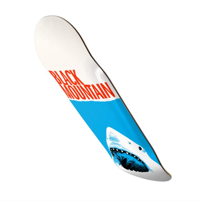 Black Mountain- Shark Dive Skateboard (Frente)