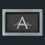 Black Silver Modern Script Girly Monographic Name<br><div class="desc">Belt Buckle do Nome do Monograma Simples de Script Preto e Prateado. Isso faz a formatura perfeita, doce 16 16, 18, 21rua, 40, 50, 60, 70, 80, 90, 100 anos, casamento, chá de panela, aniversário, chá de fraldas ou presente de festa de solteira para alguém que ama luxo de vidro...</div>
