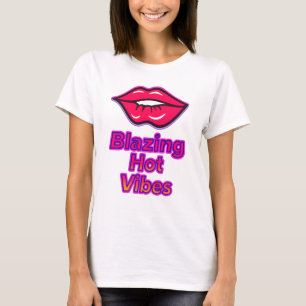 Blazing Hot Vibes Camiseta Feminina Gráfica da Fre