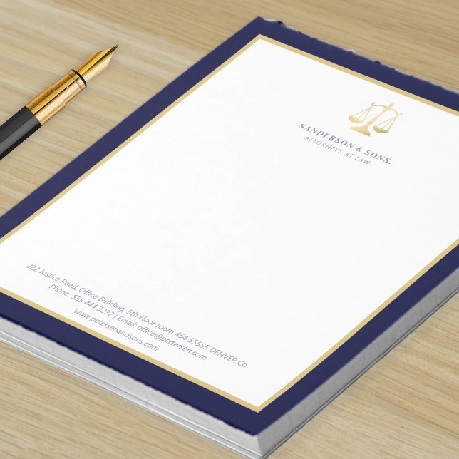 Bloco De Notas Attorney at law elegant scales of justice logo (Criador carregado)