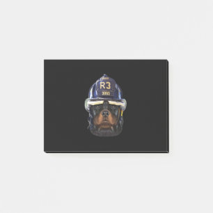 Bloco De Notas cão rottweiler que veste capacete de bombeiro