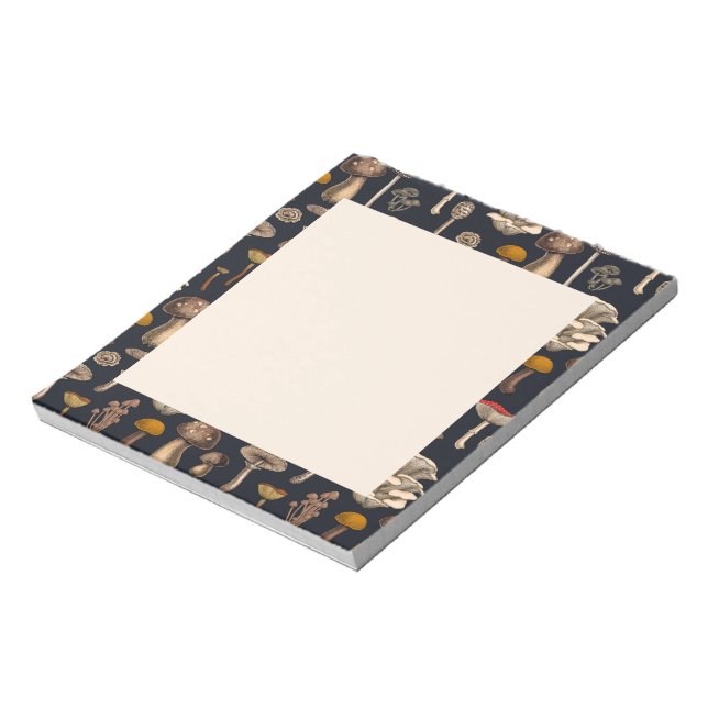 Bloco De Notas Cogumelos selvagens no notebook preto de grafite (Invertido)