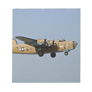 Bloco De Notas Diamond Lil B-24 Bomber, pousando em Oshkosh,