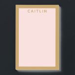 Bloco De Notas Dourado personalizado e cor-de-rosa esbranquiçado<br><div class="desc">Trate-se a algumas notas personalizadas e bonito do Posto... ou surpreenda-se que o colega especial com um presente personalizado. Este Posto-It Notes pad está em uma forma retangular longa com um fundo cor-de-rosa pincelado dentro um quadro dourado. Corresponder texto dourado soletra um nome ou sua própria mensagem personalizada. Apenas o...</div>