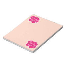 É um chá de fraldas rosa feminino