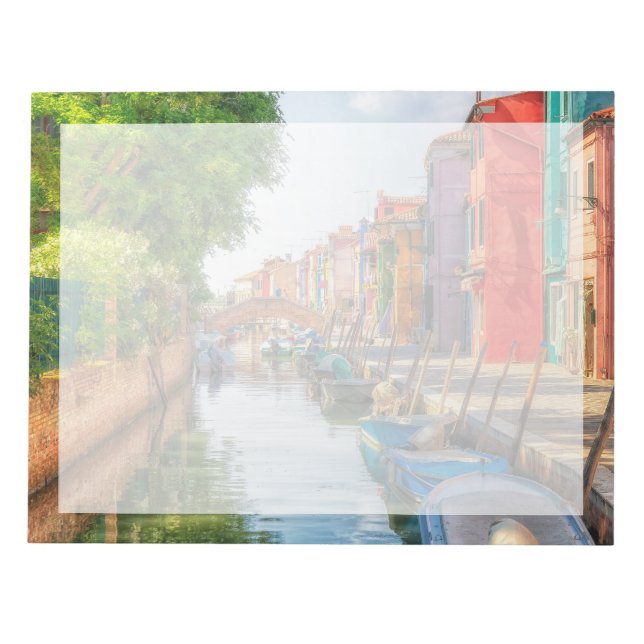 Bloco De Notas Explore the Vibrant Charm of Burano (Frente)