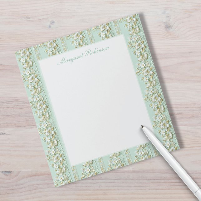 Bloco de Notas Floral Vintage (pale mint green cream floral faux lace notepad with custom monogram name in script calligraphy)