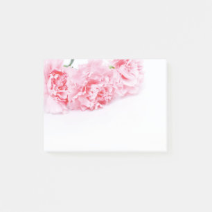 Bloco De Notas Flores cor-de-rosa sobre fundo branco